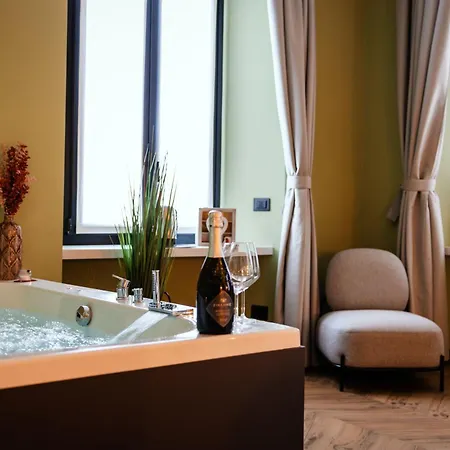 Marylin'S Suite&Spa Con Parcheggio Privato Como Exterior photo